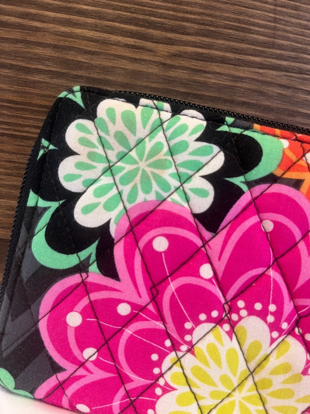 Vera Bradley Ziggy Zinnia Accordion Wallet - Picture 4 of 10